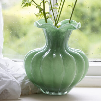 Glass Vase with Frill Rim Bethany