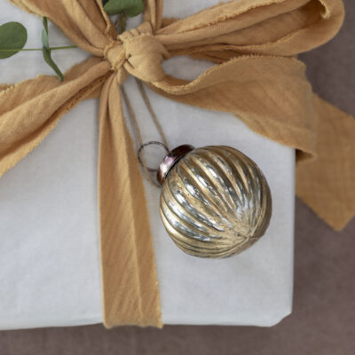Ribbed Baubles Antique Gold Bag of 6