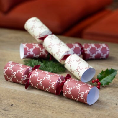 Christmas Crackers With Bows