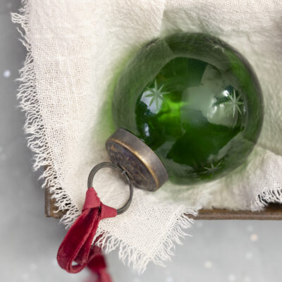 Star Etched Bauble Green with Velvet Ribbon